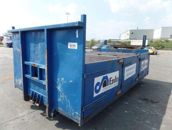 Container met ketting systeem ophalen